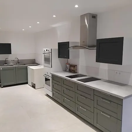 Maison Bourgeoise Avec Grande Salle D'accueil *