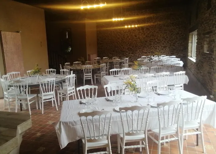 Вилла Maison Bourgeoise Avec Grande Salle D'accueil Ernee